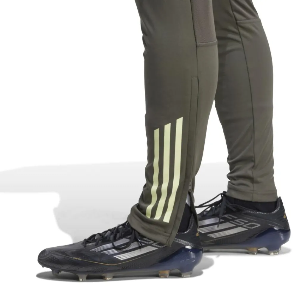 Voetbalkleding-adidas Real Madrid Tiro 25 trainingsbroek heren utility grey