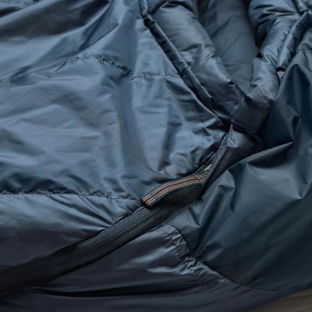 Fjällräven Keb Two Seasons Long mummy slaapzak navy< Slaapzakken