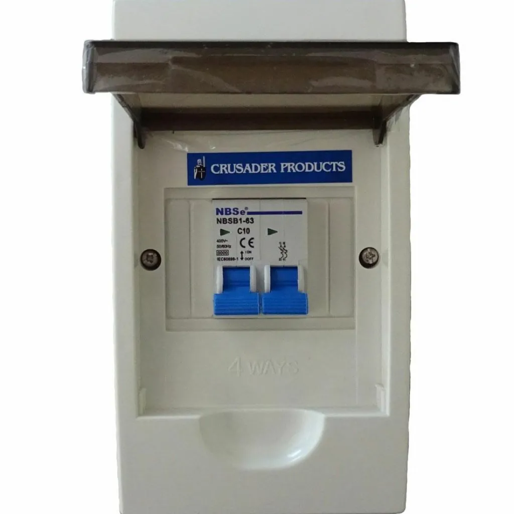 Zekeringen-Haba 4-module + dubbelpolige zekering installatiekast