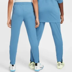 Nike Dri-FIT Academy23 trainingsbroek junior aegean storm baltic blue< Voetbalkleding