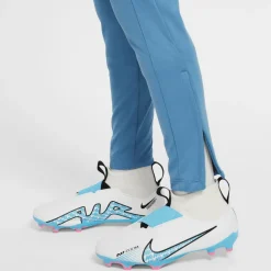 Nike Dri-FIT Academy23 trainingsbroek junior aegean storm baltic blue< Voetbalkleding