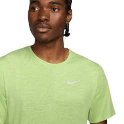 Hardloopkleding-Nike Dri-FIT Run Division hardloopshirt heren vivid green