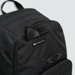 Oakley Enduro 4.0 15 inch laptop rugzak 25 liter blackout< Overige Rugzakken
