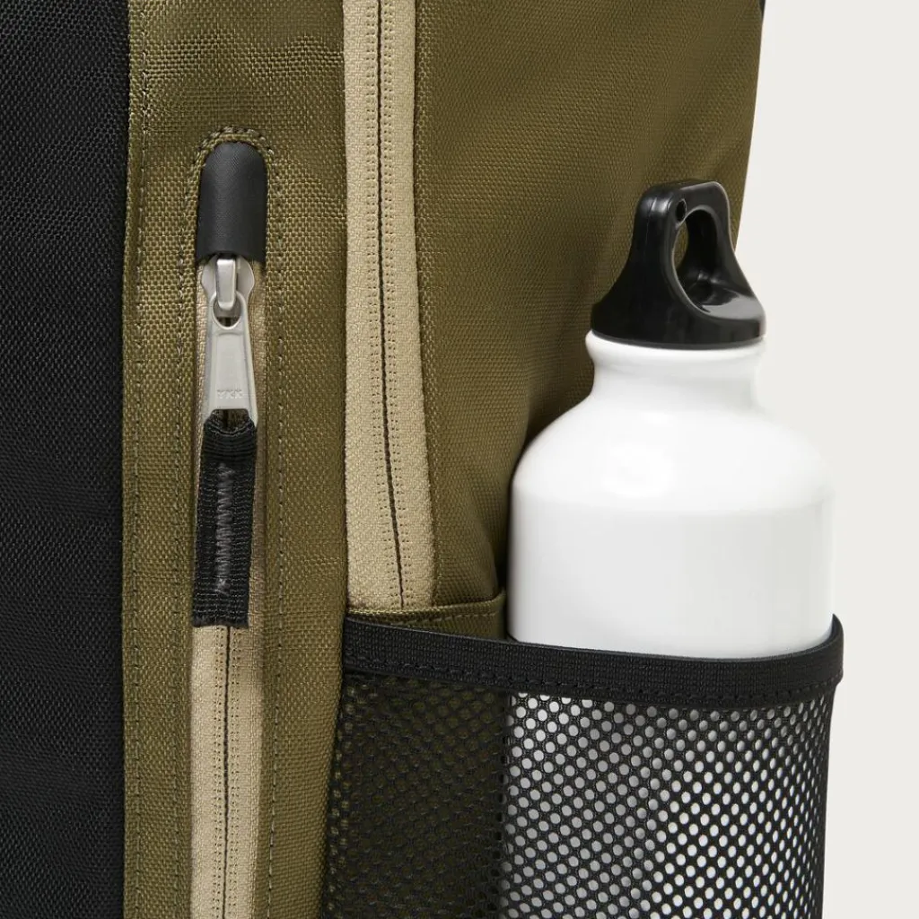 Overige Rugzakken-Oakley Enduro 3.0 15 inch laptop rugzak 20 liter army green pebble