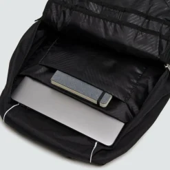 Oakley Enduro 3.0 15 inch laptop rugzak 20 liter blackout< Overige Rugzakken