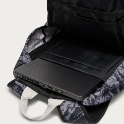 Overige Rugzakken-Oakley Enduro 3.0 15 inch laptop rugzak 20 liter tiger  mountain camo