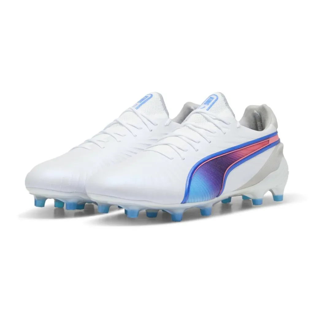 Voetbalschoenen-Puma KING ULTIMATE FG AG voetbalschoenen heren white bluemazing flat light grey sunset glow