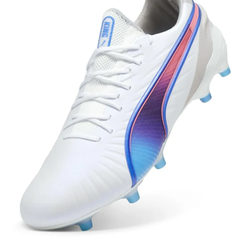 Voetbalschoenen-Puma KING ULTIMATE FG AG voetbalschoenen heren white bluemazing flat light grey sunset glow