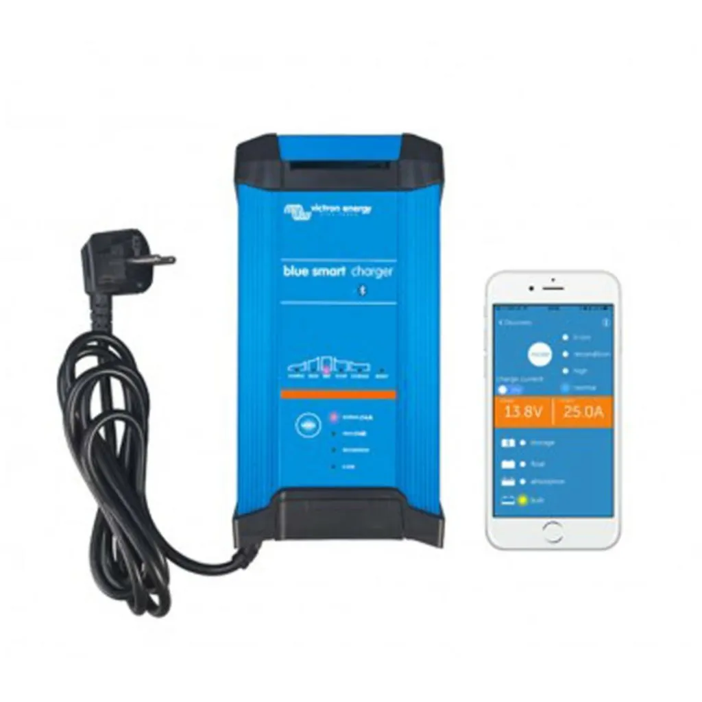 Accu's & Batterijen-Victron Energy Blue Smart 12V/30A acculader met 3 uitgangen