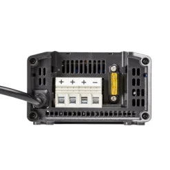 Victron Energy  Blue Smart IP 22 24V/16A acculader met 1 uitgang< Accu's & Batterijen